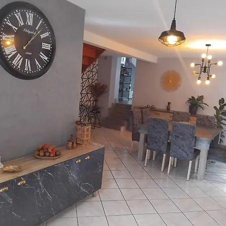 Apartment Au Pied Des Montagnes.